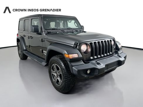 Used 2019 Jeep Wrangler Unlimited Sport S AWD/4WD image 3
