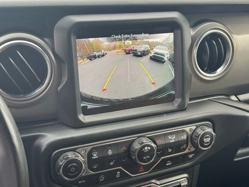 Used 2022 Jeep Wrangler Unlimited Rubicon w/ LED Lighting Group image 30