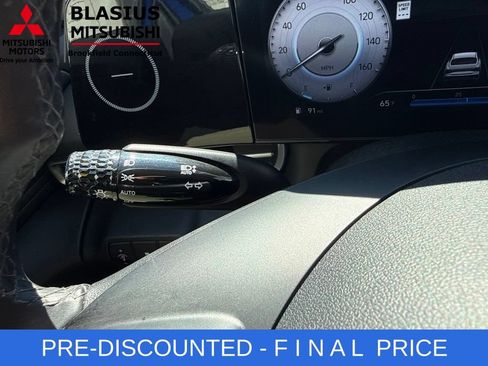 Used 2024 Hyundai Elantra SEL w/ Convenience Package FWD image 27