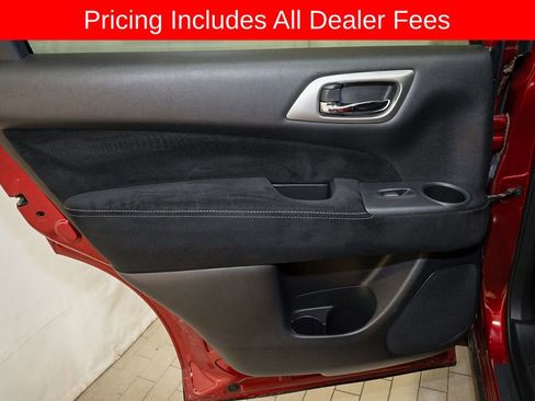 Used 2016 Nissan Pathfinder S FWD image 10