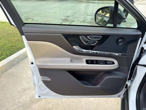 Used 2020 Lincoln Corsair Reserve w/ Equipment Group 201A image 19