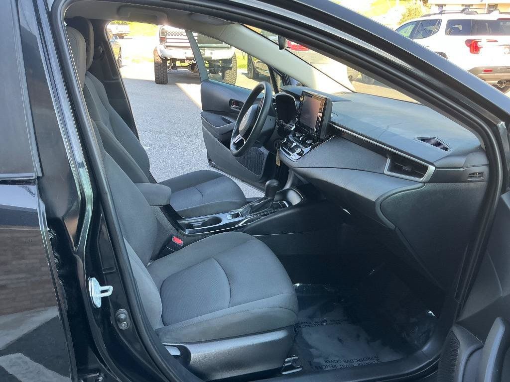 Used 2022 Toyota Corolla LE FWD image 13