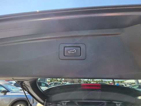 Used 2017 Subaru Outback 2.5i Premium AWD/4WD image 11