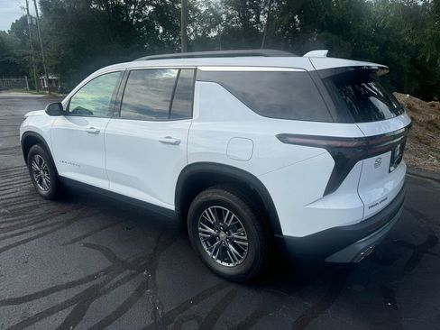 New 2026 Chevrolet Traverse LT image 3