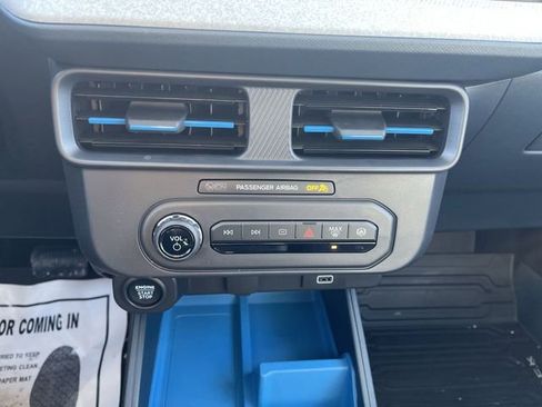 New 2025 Ford Maverick XLT image 19