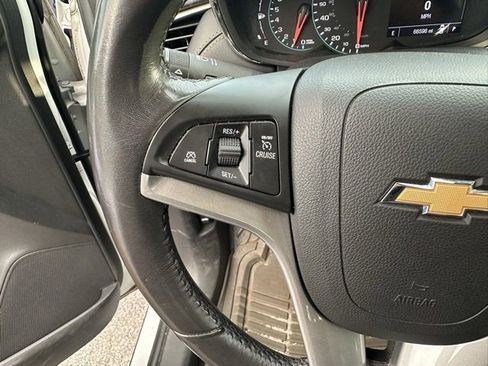 Used 2020 Chevrolet Trax LT w/ LT Convenience Package image 15