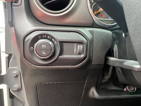 Used 2023 Jeep Gladiator Willys image 17