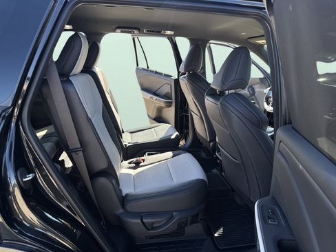 Used 2024 Lexus TX 500h AWD w/ Technology Package image 33