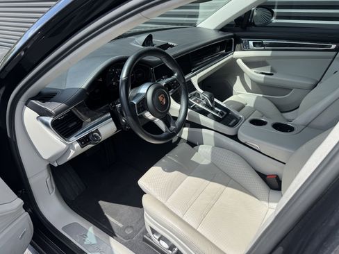 Used 2018 Porsche Panamera 4 AWD/4WD image 4