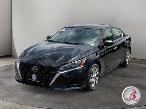 Used 2024 Nissan Altima 2.5 S FWD image 3