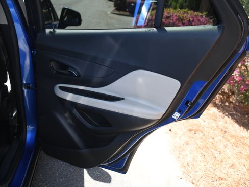 Used 2017 Buick Encore Preferred image 18