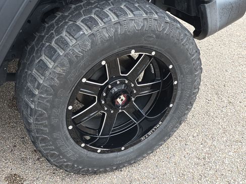 Used 2018 Jeep Wrangler Unlimited Sport image 10