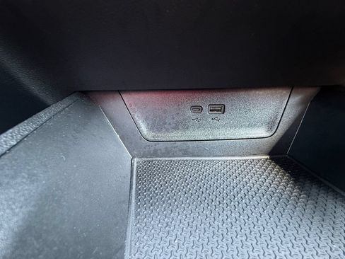 Used 2025 Chevrolet Equinox LT AWD/4WD image 35