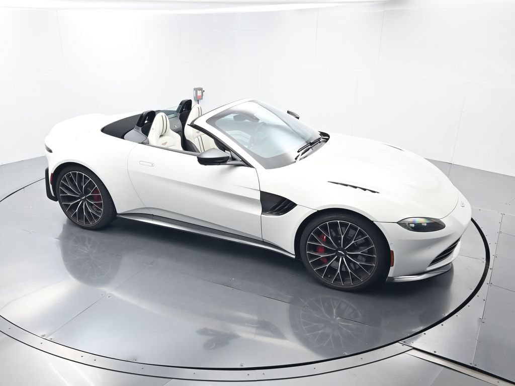 Used 2023 Aston Martin V8 Vantage Roadster RWD image 45
