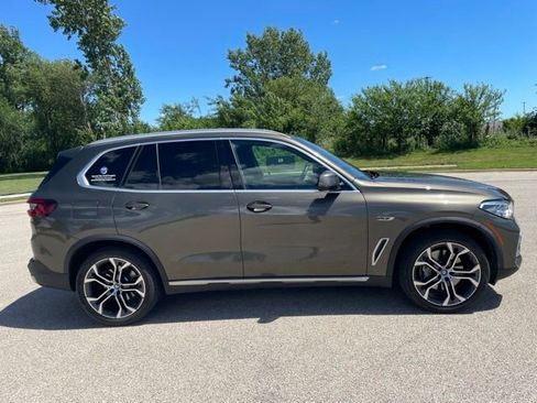 Used 2023 BMW X5 xDrive45e w/ Executive Package AWD/4WD image 2