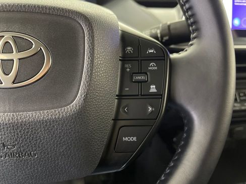 Certified 2025 Toyota Prius LE image 27