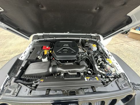 Used 2021 Jeep Wrangler Unlimited Sport AWD/4WD image 34