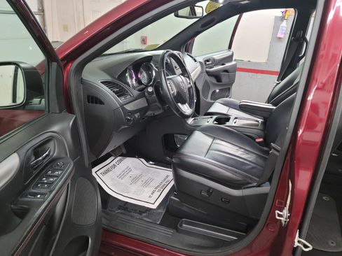 Used 2018 Dodge Grand Caravan GT image 10