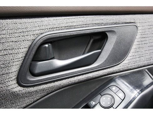 Used 2023 Nissan Rogue S image 18