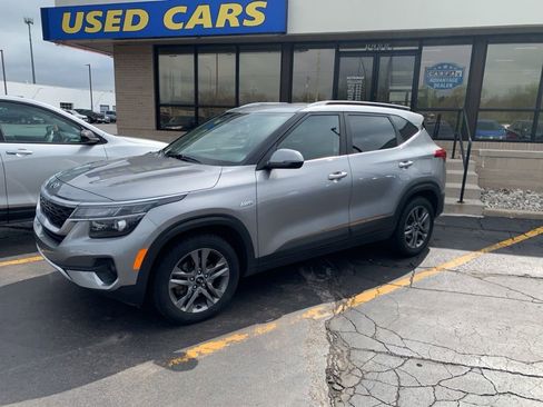 Used 2021 Kia Seltos S AWD/4WD image 2