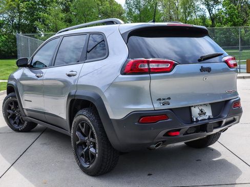 Used 2018 Jeep Cherokee Trailhawk w/ Quick Order Package 27L AWD/4WD image 16