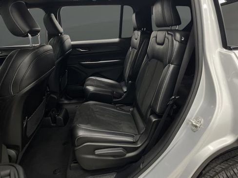 Used 2024 Jeep Grand Cherokee L Altitude image 28