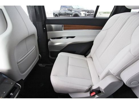 New 2026 Cadillac Vistiq Luxury image 12