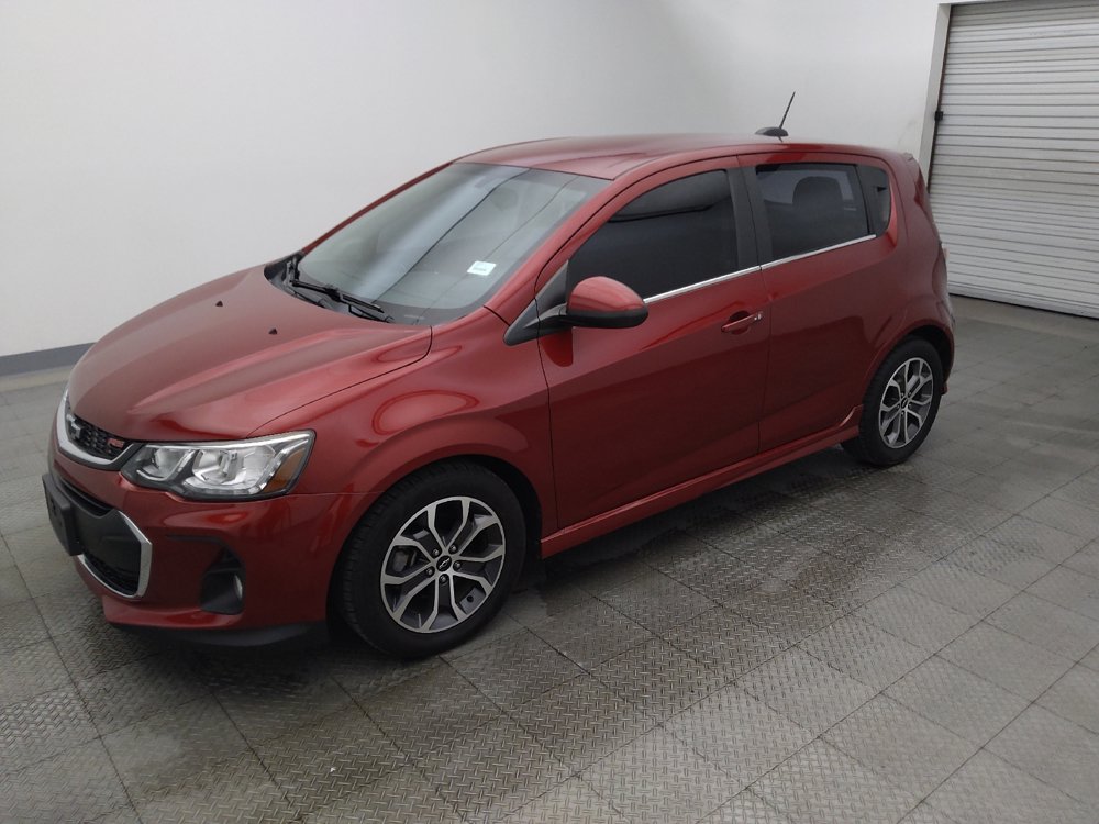 Used 2020 Chevrolet Sonic LT w/ Convenience Package FWD image 2