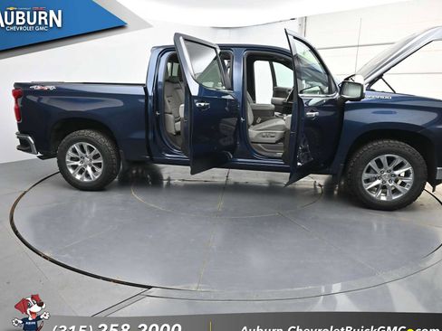Used 2022 Chevrolet Silverado 1500 LTZ AWD/4WD image 42