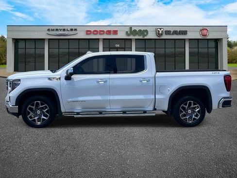 Used 2022 GMC Sierra 1500 SLT w/ SLT Convenience Package AWD/4WD image 7