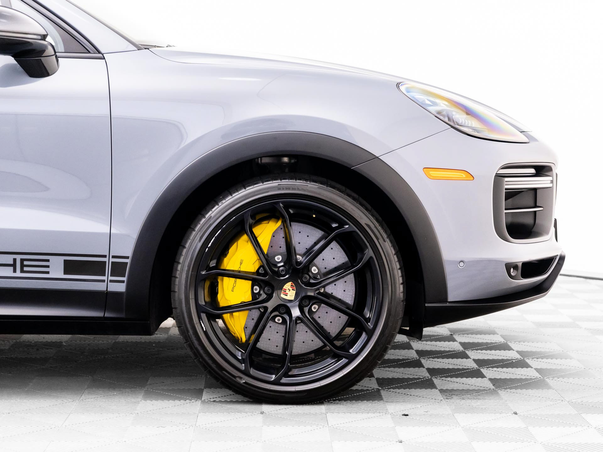 Used 2023 Porsche Cayenne Turbo GT AWD/4WD image 33