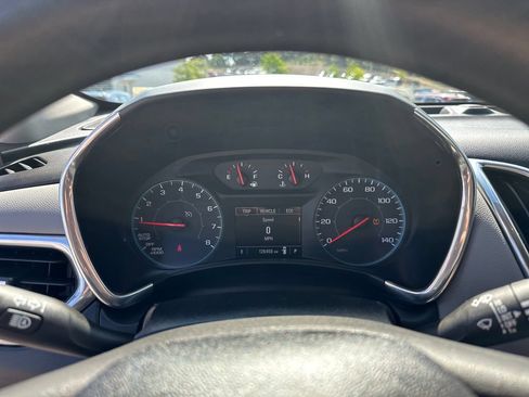 Used 2020 Chevrolet Equinox LS w/ LS Convenience Package FWD image 26