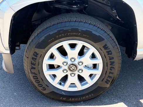 Used 2025 Toyota Tacoma SR5 AWD/4WD image 6
