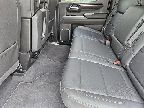 Used 2025 GMC Sierra 1500 SLT AWD/4WD image 21