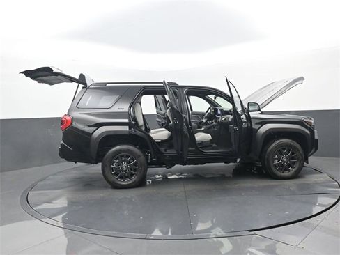 New 2026 Toyota 4Runner SR5 image 31