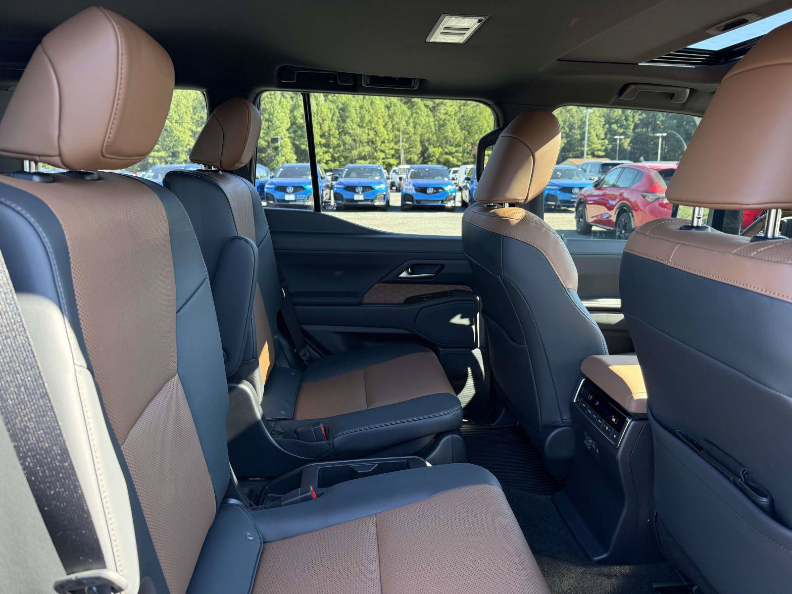 Used 2026 Lexus GX 550 w/ Accessory Package (2T) AWD/4WD image 15