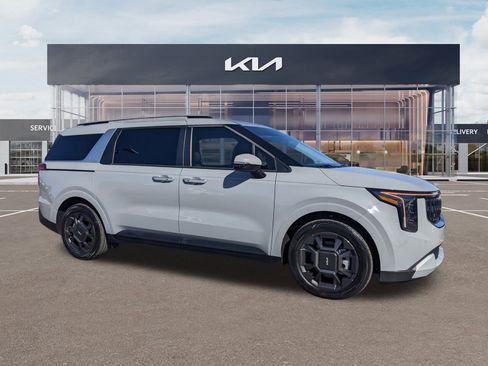 Certified 2025 Kia Carnival EX image 1