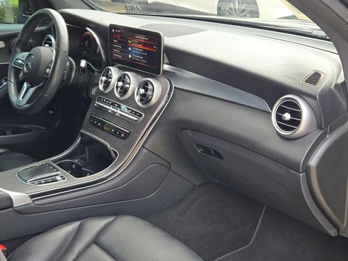 Used 2022 Mercedes-Benz GLC 300 4MATIC image 29