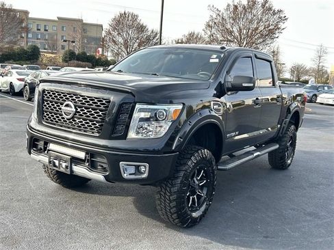 Used 2017 Nissan Titan PRO-4X image 8