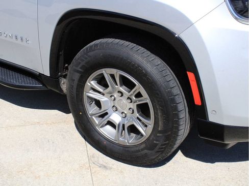 Certified 2023 Jeep Wagoneer 4WD image 37