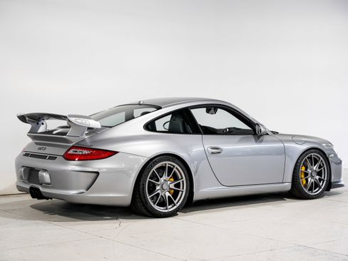 Used 2010 Porsche 911 GT3 image 3