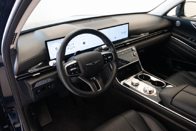 Used 2025 Genesis GV80 2.5T Standard AWD/4WD image 3