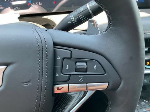 Used 2025 Cadillac CT5 V w/ Technology Package RWD image 29