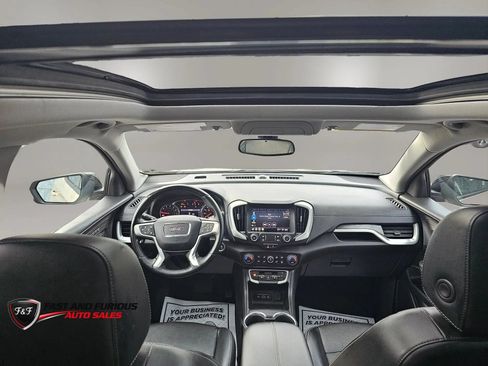 Used 2023 GMC Terrain SLT w/ Elevation Edition FWD image 10