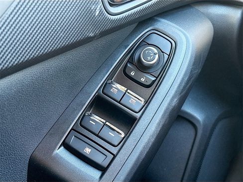 Used 2024 Subaru Crosstrek 2.5i Limited w/ Crosstrek Mirror Package image 18