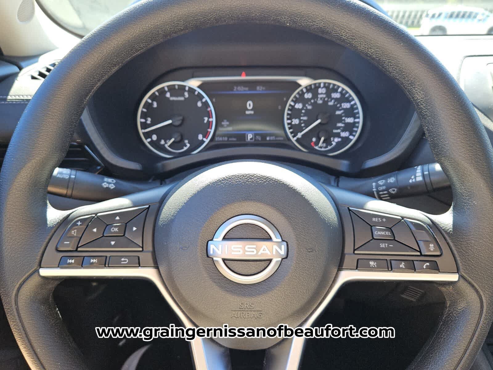 Used 2025 Nissan Sentra SV FWD image 11