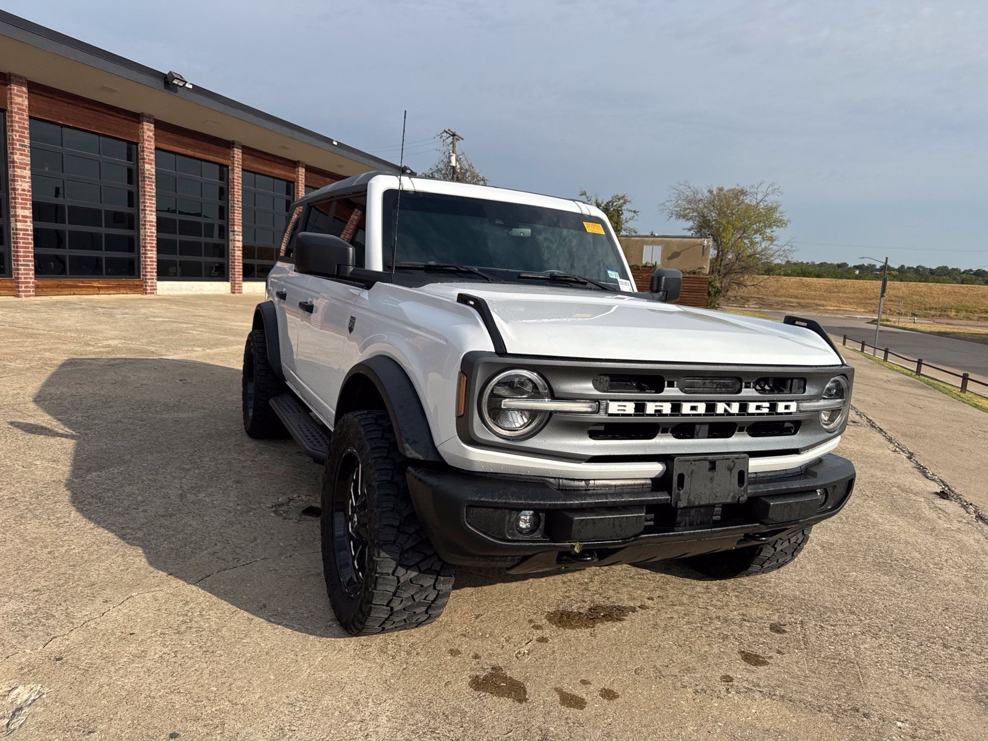 Used 2024 Ford Bronco Big Bend AWD/4WD image 3