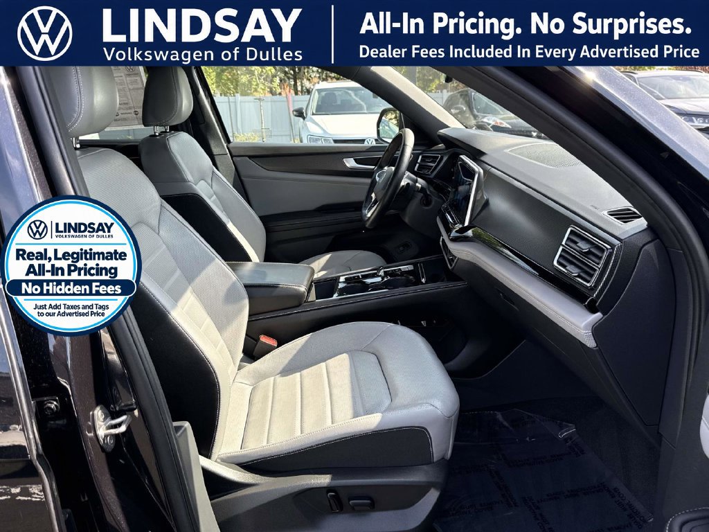 Used 2024 Volkswagen Atlas Cross Sport SEL R-Line AWD/4WD image 11