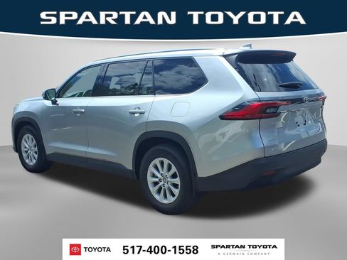 Used 2024 Toyota Grand Highlander AWD image 9