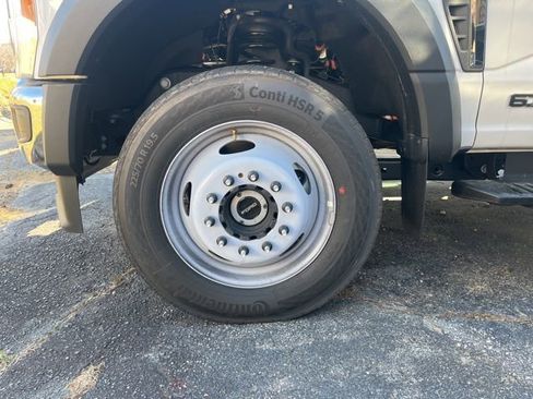 New 2025 Ford F550 4x4 Regular Cab Super Duty image 18